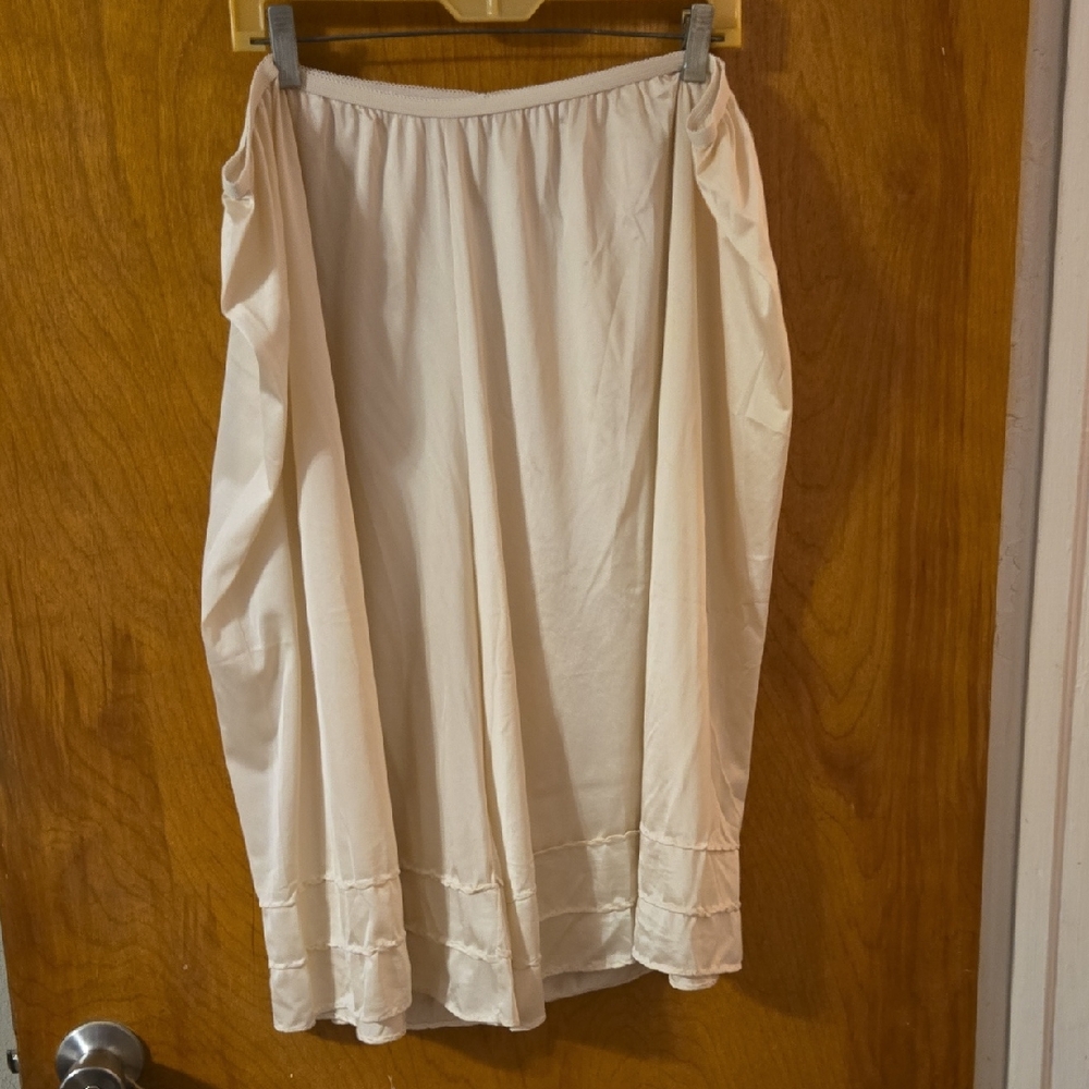 Vintage Plus Sized Women's Shorts Slip: SZDB